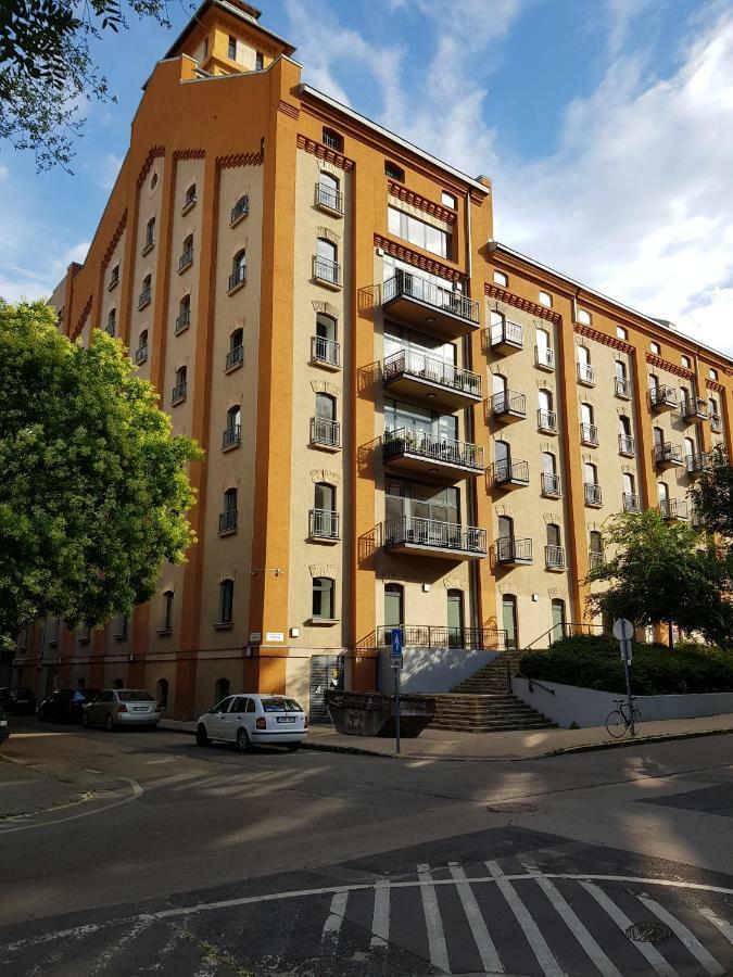 Tinodi Utca 1-3 Apartment *