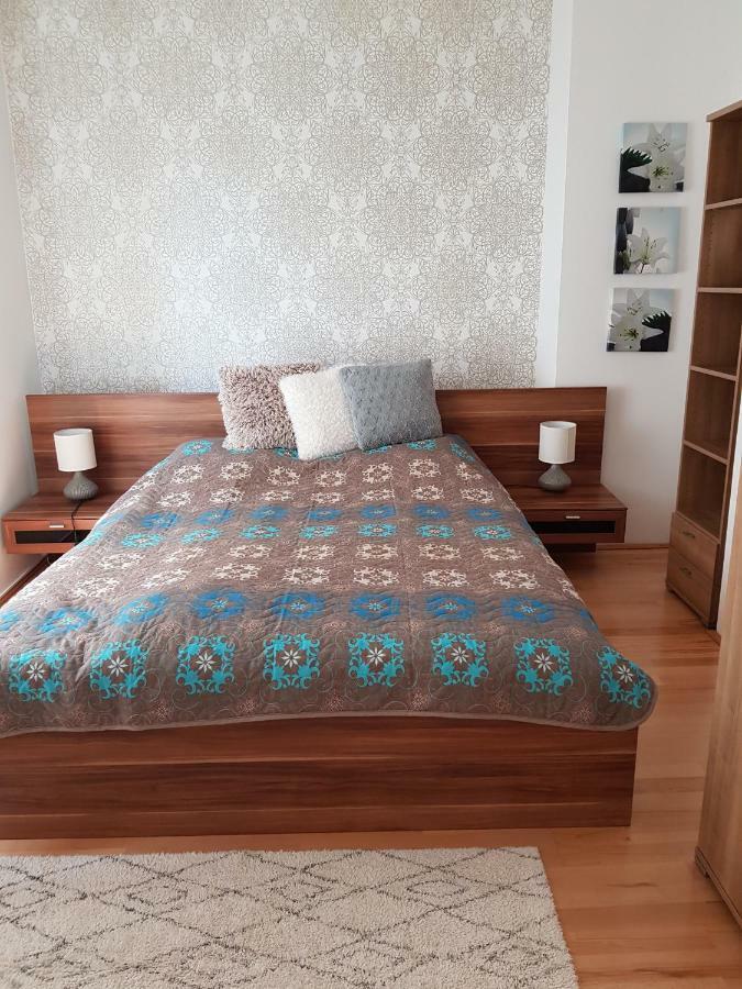 Tinodi Utca 1-3 *