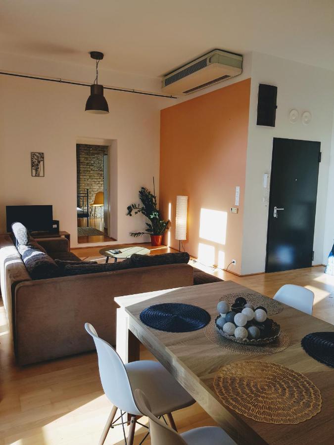 Apartment Tinodi Utca 1-3 *